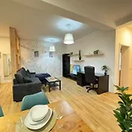 Premier Luxury Lipatti By Glam - Parking Option Lejlighed